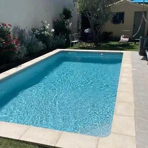Madhi - Piscine Privee LʼIsle-sur-la-Sorgue